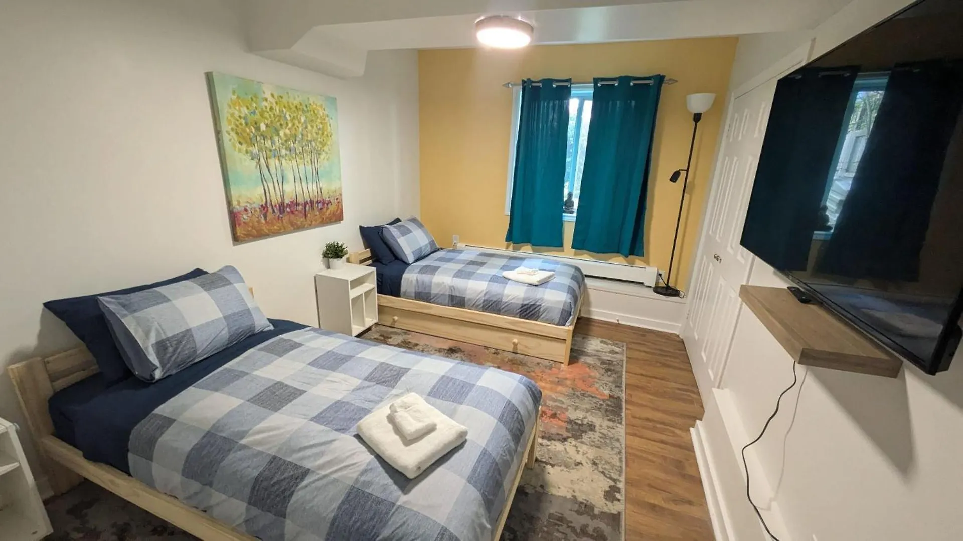 Vibrant And Funky Retreat On Fern Lane, Unit 1 Apartment Halifax