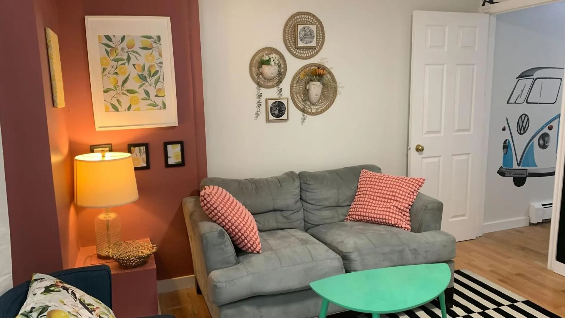 Vibrant And Funky Retreat On Fern Lane, Unit 1 Apartment Halifax Canada